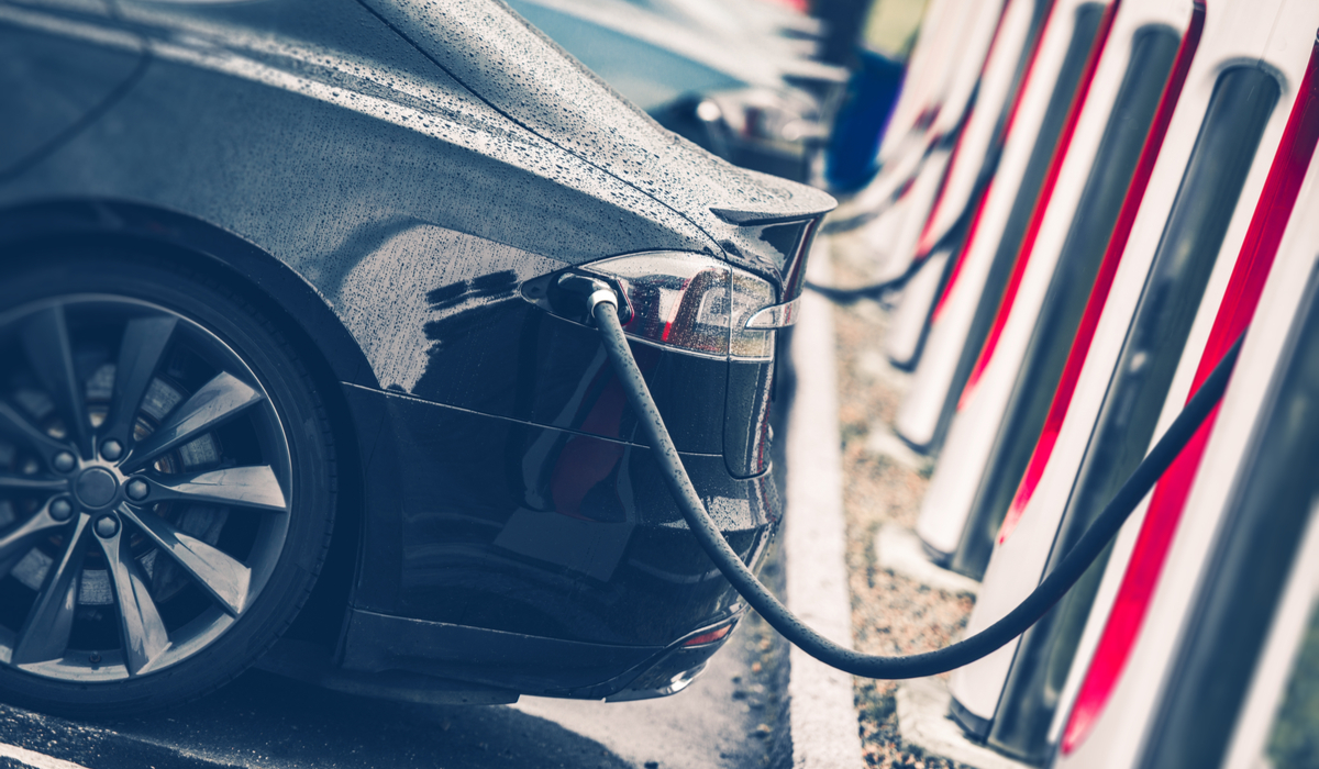 Electric vehicles charging. Electric vehicle charging and grid resilience.